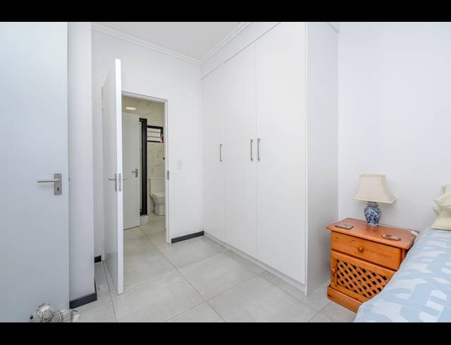 2 BEDROOM APARTMENT FOR SALE IN BRYANSTON